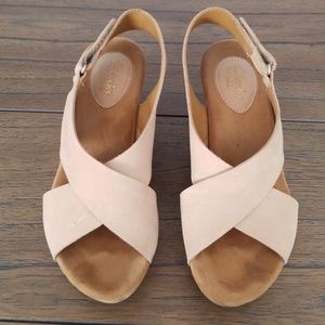 Tan platform sandles